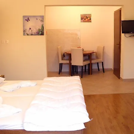 Katarina Apartment *